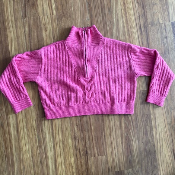 Cropped pink Lilly quarter zipup - Picture 4 of 4